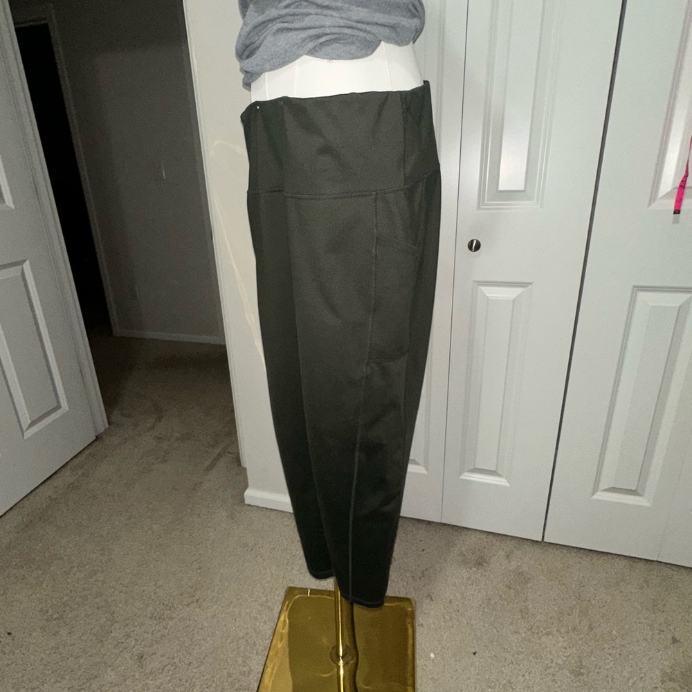 Ideology Olive Green Cropped Tapered Women's Pants